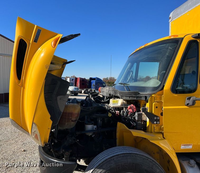 image for item NM9024 2013 International DuraStar 4300  box truck