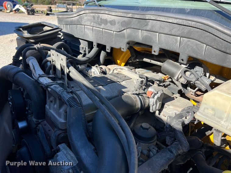 image for item NM9024 2013 International DuraStar 4300  box truck