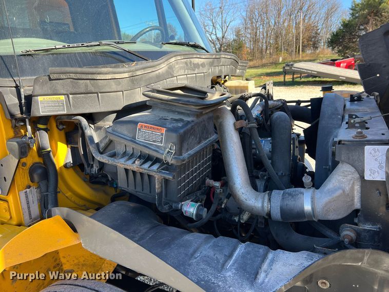 image for item NM9024 2013 International DuraStar 4300  box truck