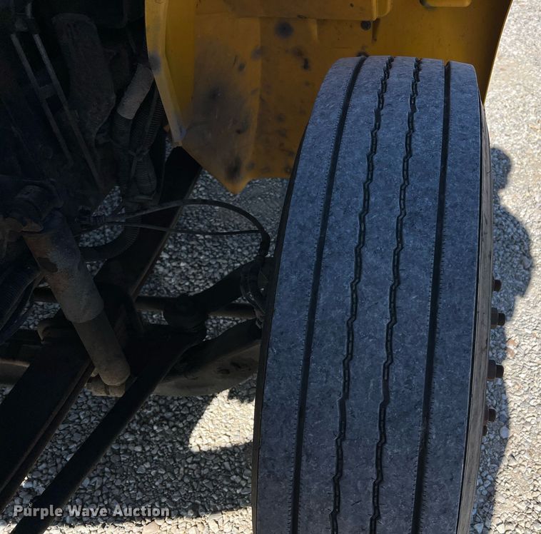 image for item NM9024 2013 International DuraStar 4300  box truck