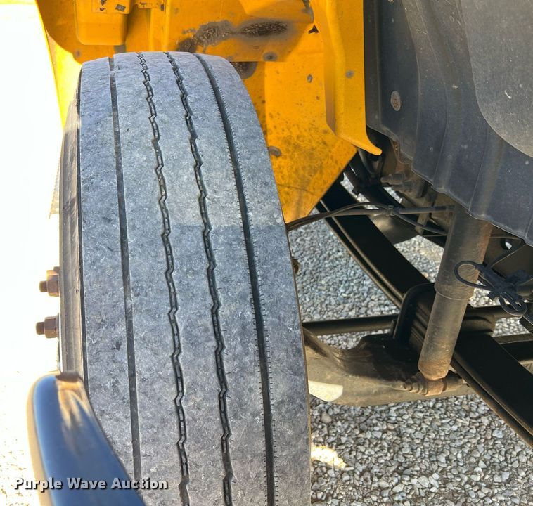 image for item NM9024 2013 International DuraStar 4300  box truck