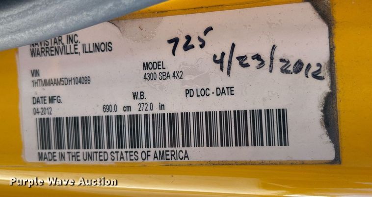 image for item NM9024 2013 International DuraStar 4300  box truck