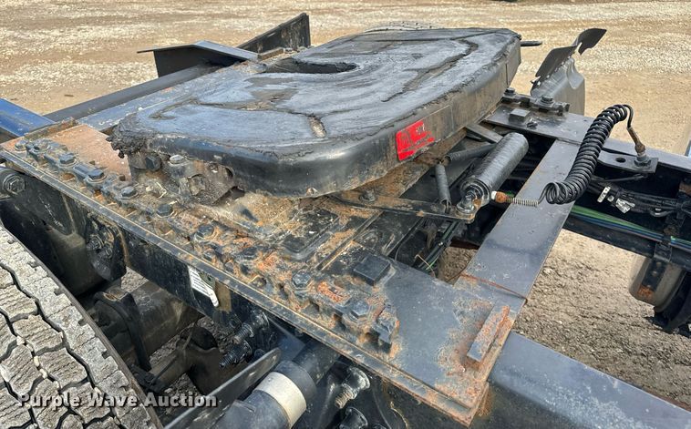 image for item NM9272 2014 Freightliner Cascadia semi truck