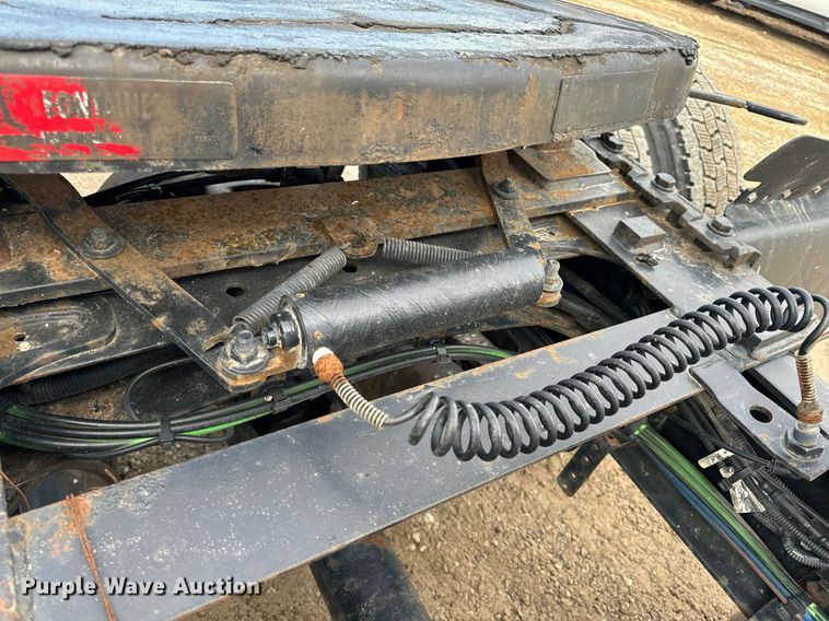 image for item NM9272 2014 Freightliner Cascadia semi truck