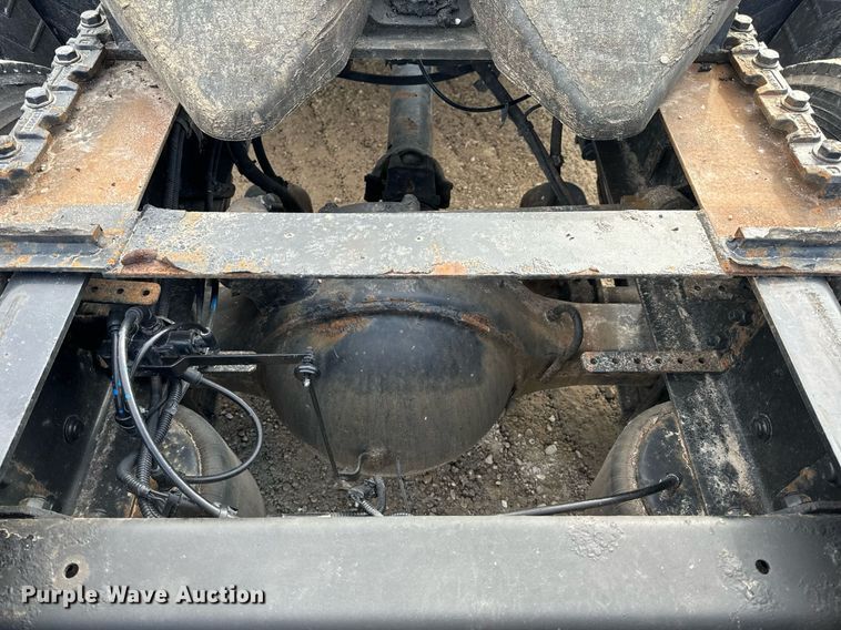 image for item NM9272 2014 Freightliner Cascadia semi truck