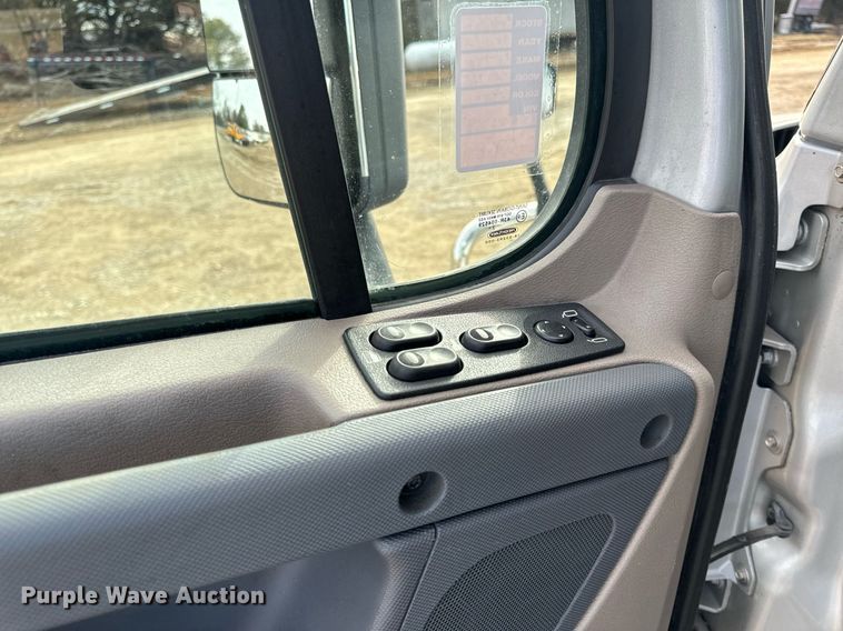 image for item NM9272 2014 Freightliner Cascadia semi truck