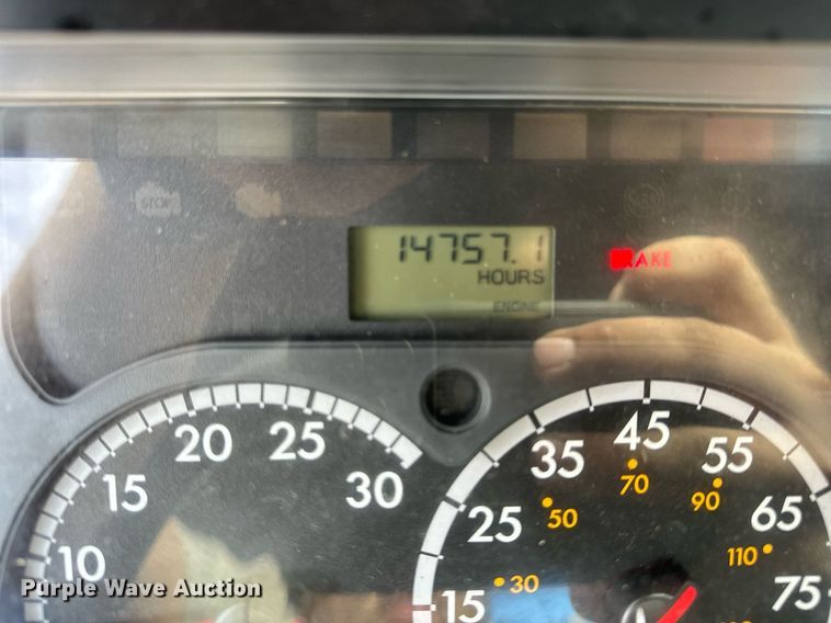 image for item NM9272 2014 Freightliner Cascadia semi truck