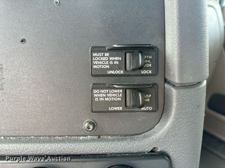 image for item NM9272 2014 Freightliner Cascadia semi truck