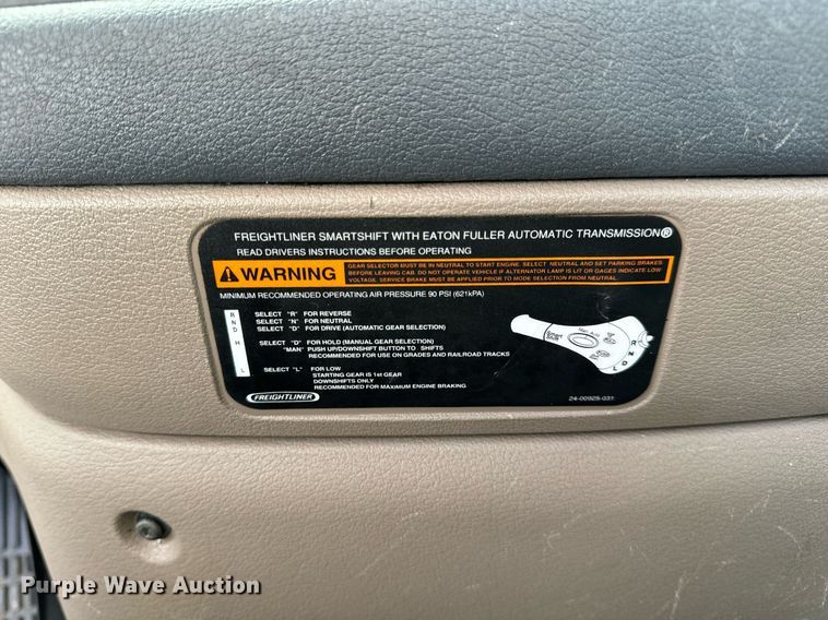 image for item NM9272 2014 Freightliner Cascadia semi truck