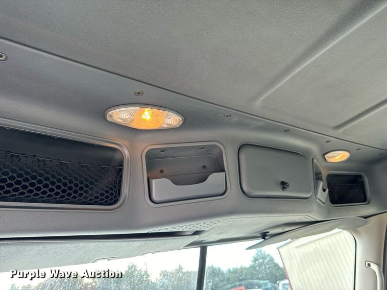 image for item NM9272 2014 Freightliner Cascadia semi truck