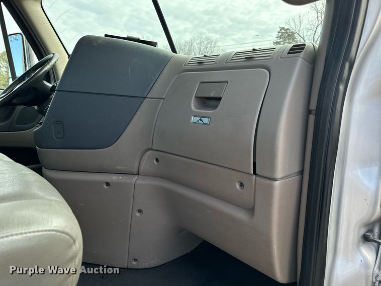 image for item NM9272 2014 Freightliner Cascadia semi truck