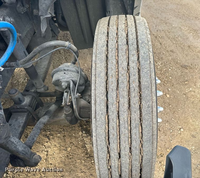 image for item NM9272 2014 Freightliner Cascadia semi truck