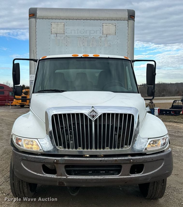 image for item NM9274 2006 International 4300 box truck