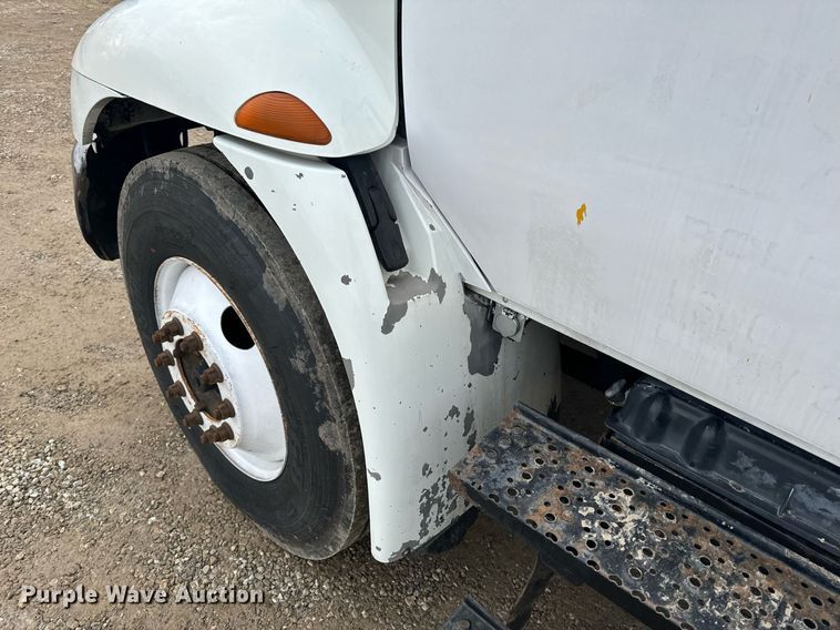 image for item NM9274 2006 International 4300 box truck