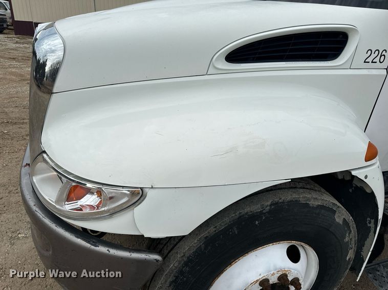 image for item NM9274 2006 International 4300 box truck