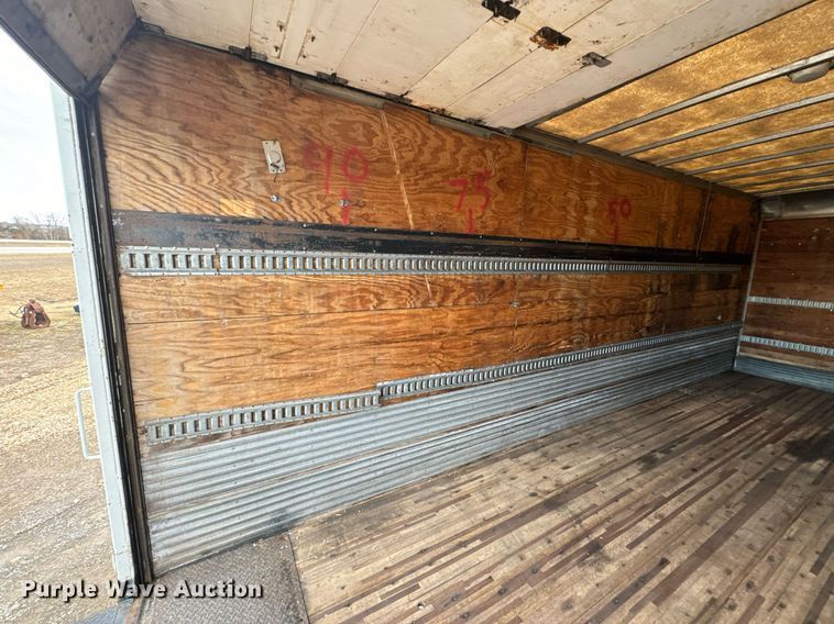 image for item NM9274 2006 International 4300 box truck