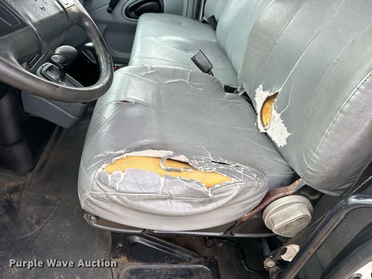 image for item NM9274 2006 International 4300 box truck