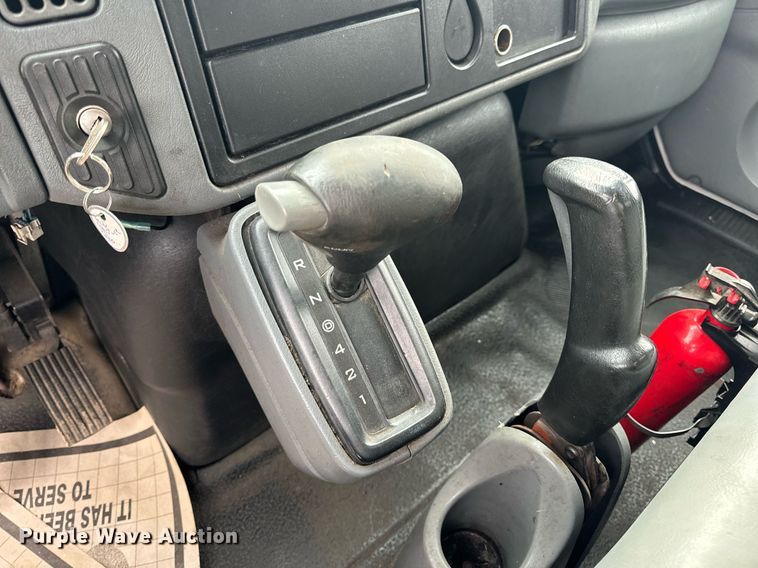 image for item NM9274 2006 International 4300 box truck