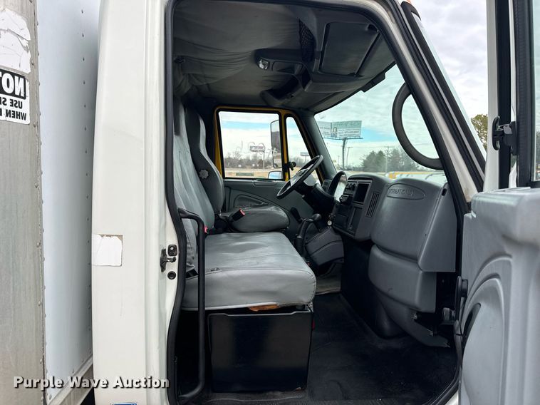 image for item NM9274 2006 International 4300 box truck