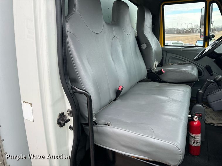 image for item NM9274 2006 International 4300 box truck