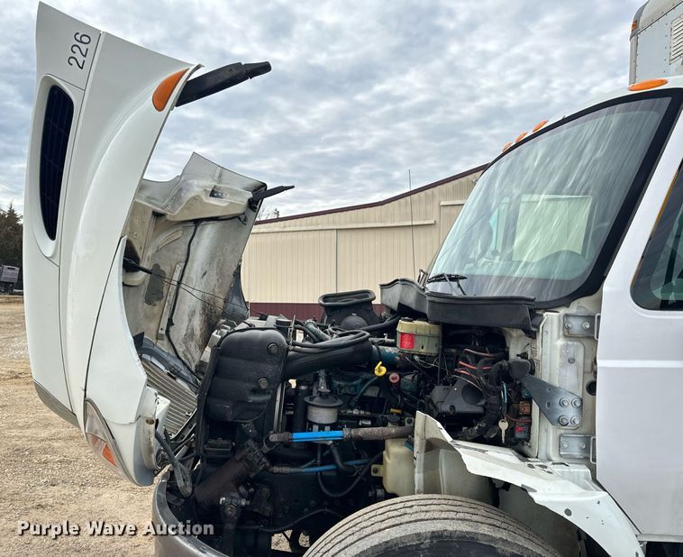 image for item NM9274 2006 International 4300 box truck