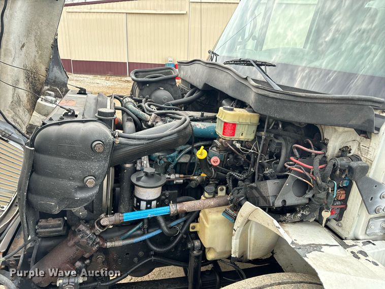 image for item NM9274 2006 International 4300 box truck