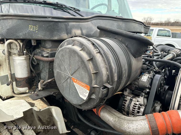 image for item NM9274 2006 International 4300 box truck