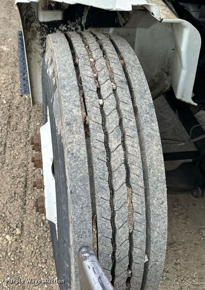 image for item NM9274 2006 International 4300 box truck