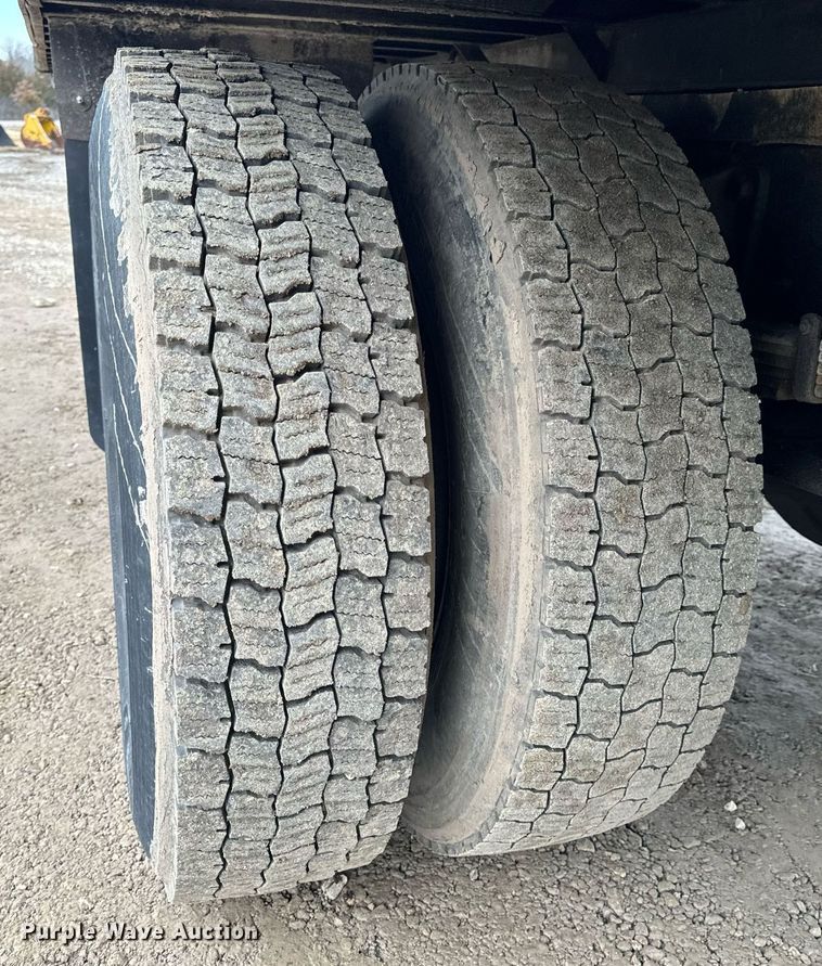 image for item NM9274 2006 International 4300 box truck