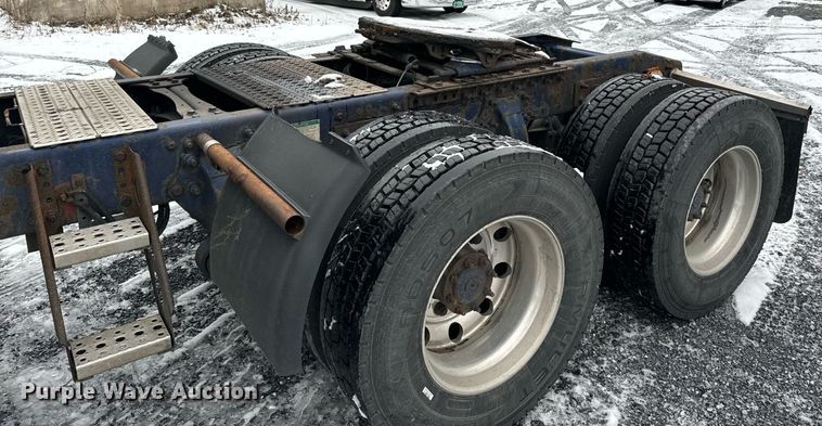 image for item NN9474 2012 Freightliner  Cascadia semi truck