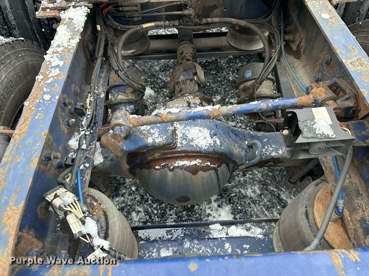 image for item NN9474 2012 Freightliner  Cascadia semi truck