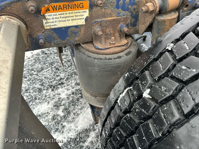 image for item NN9474 2012 Freightliner  Cascadia semi truck