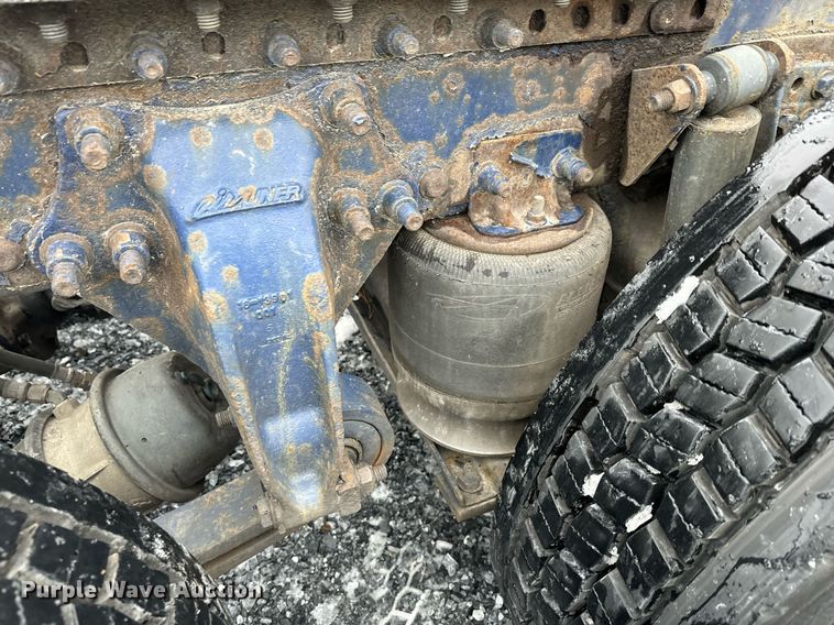 image for item NN9474 2012 Freightliner  Cascadia semi truck