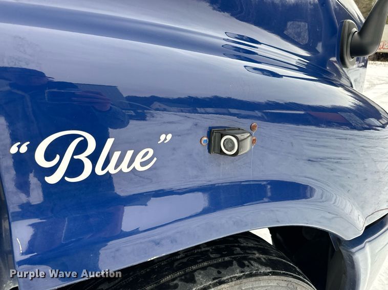 image for item NN9474 2012 Freightliner  Cascadia semi truck