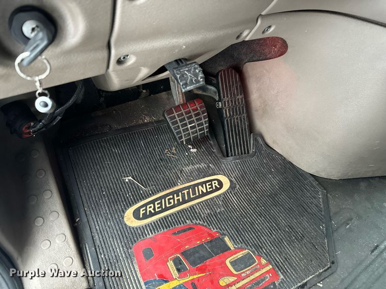 image for item NN9474 2012 Freightliner  Cascadia semi truck