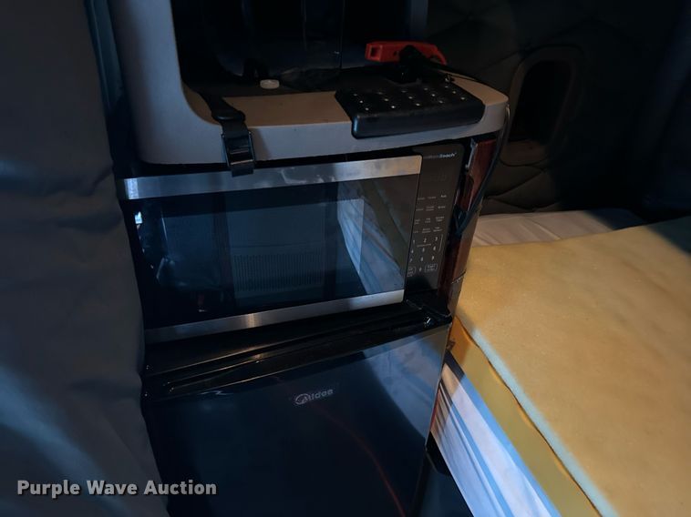 image for item NN9474 2012 Freightliner  Cascadia semi truck