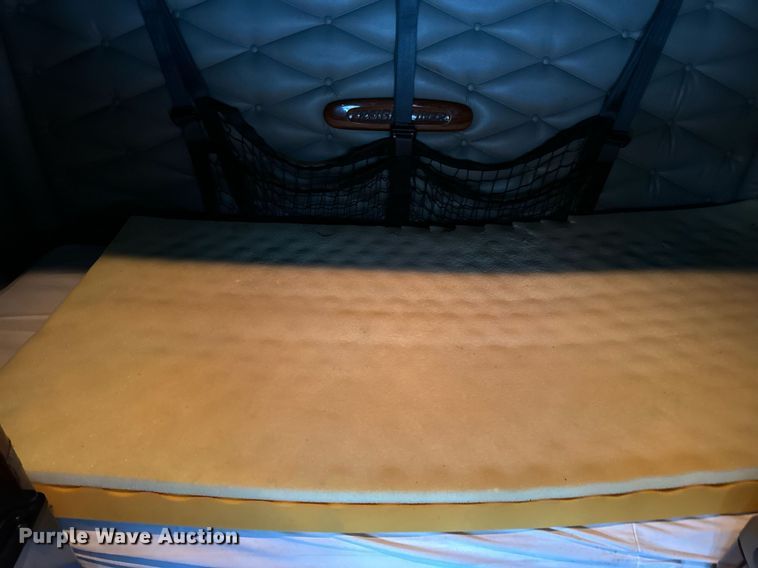 image for item NN9474 2012 Freightliner  Cascadia semi truck