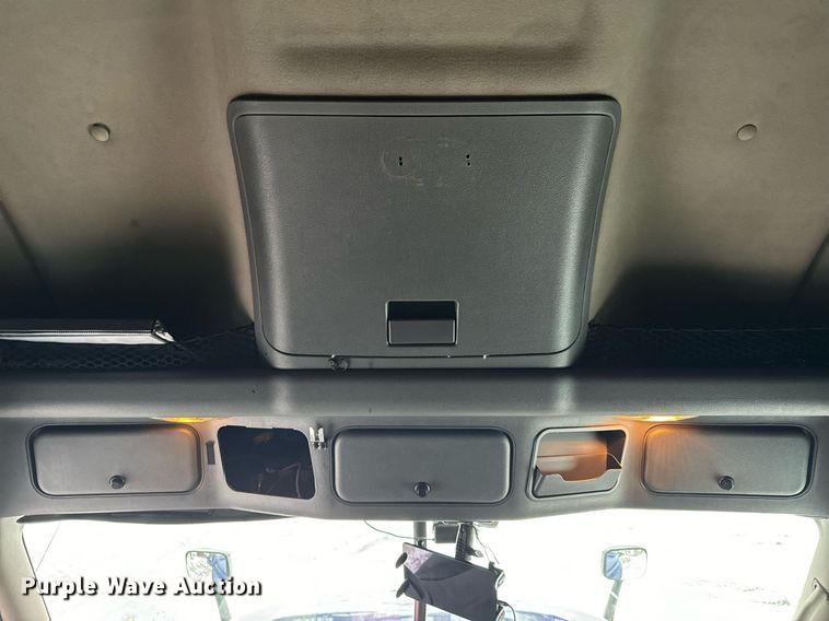 image for item NN9474 2012 Freightliner  Cascadia semi truck