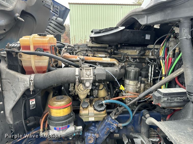 image for item NN9474 2012 Freightliner  Cascadia semi truck