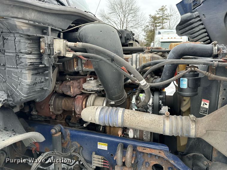 image for item NN9474 2012 Freightliner  Cascadia semi truck