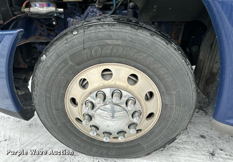 image for item NN9474 2012 Freightliner  Cascadia semi truck