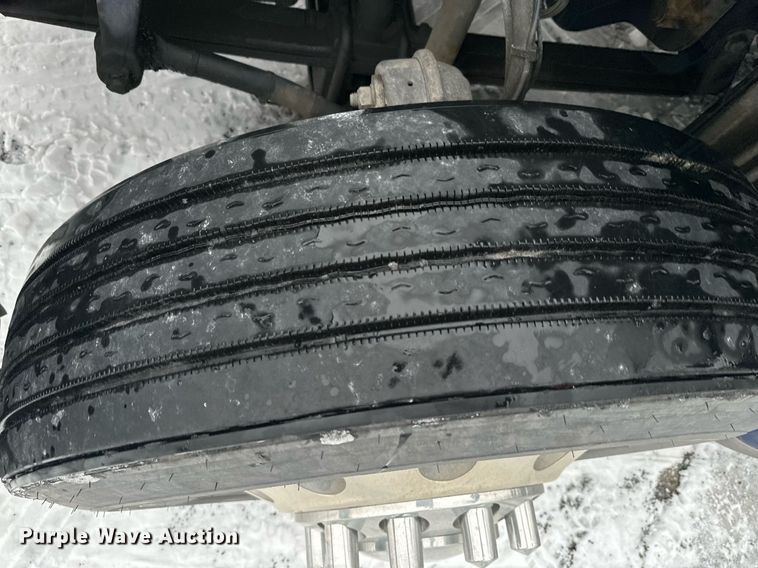 image for item NN9474 2012 Freightliner  Cascadia semi truck