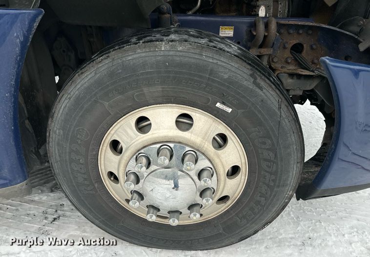 image for item NN9474 2012 Freightliner  Cascadia semi truck