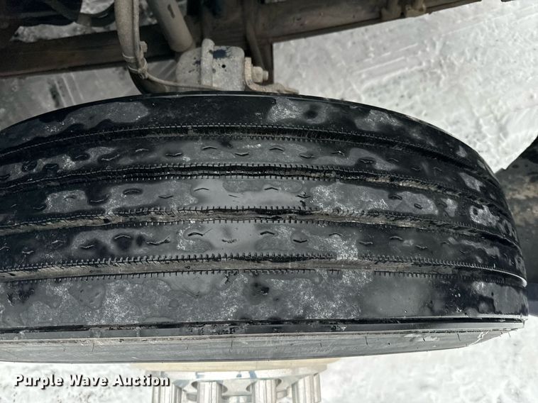 image for item NN9474 2012 Freightliner  Cascadia semi truck