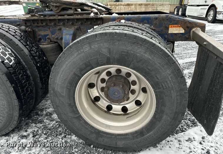 image for item NN9474 2012 Freightliner  Cascadia semi truck