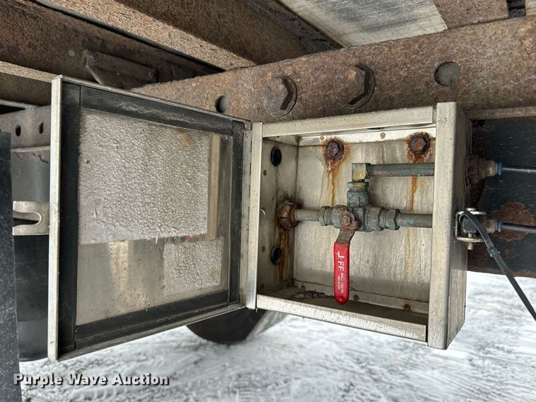 image for item NN9480 2008 Wabash refrigerated van trailer