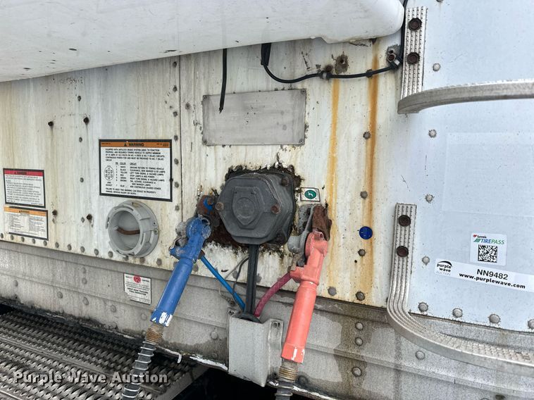 image for item NN9482 2004 Great Dane refrigerated van trailer