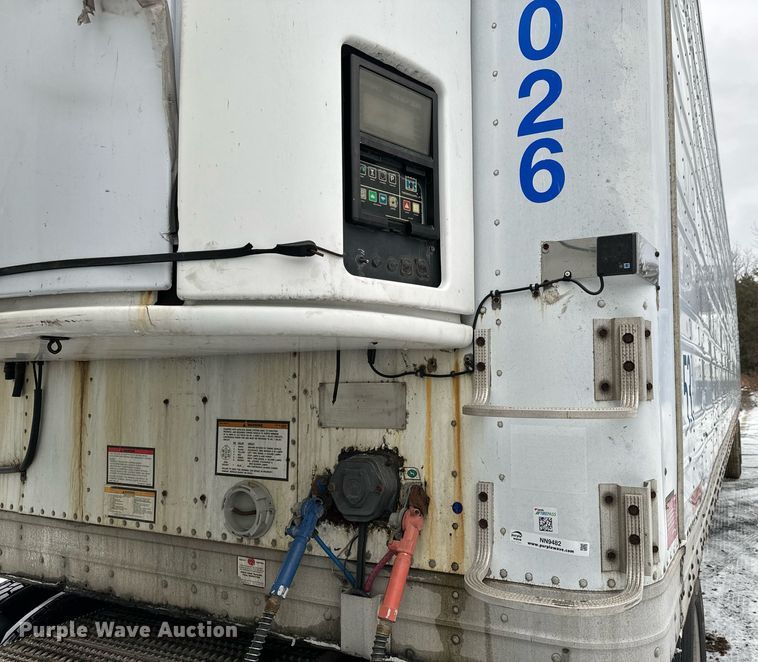 image for item NN9482 2004 Great Dane refrigerated van trailer