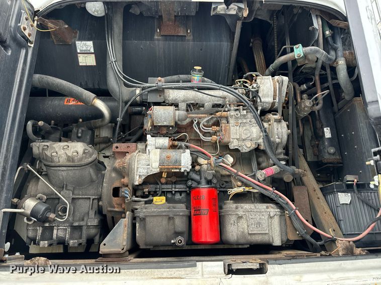 image for item NN9482 2004 Great Dane refrigerated van trailer