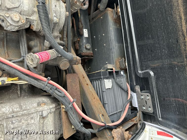 image for item NN9482 2004 Great Dane refrigerated van trailer